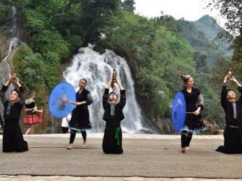 Hanoi 6D5N package: Sapa 3D – Halong bay 1D