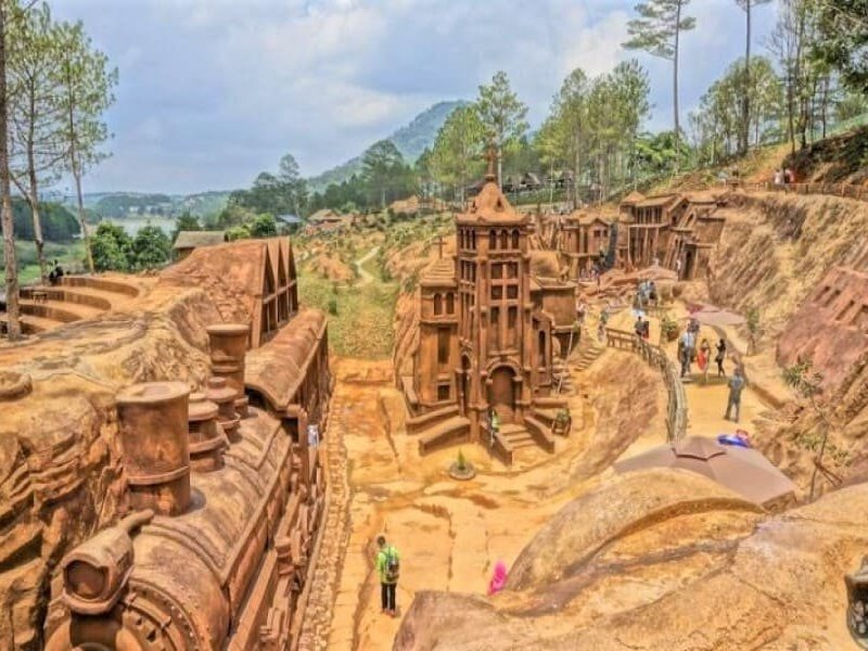 Private Dalat 5 Days / 4 Nights Package